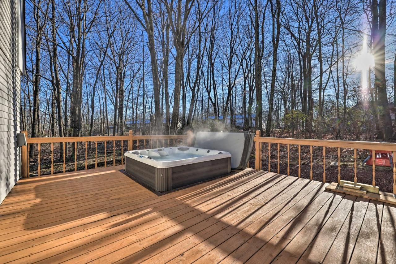 Mount Pocono Home With Private Hot Tub And Deck! Exterior photo